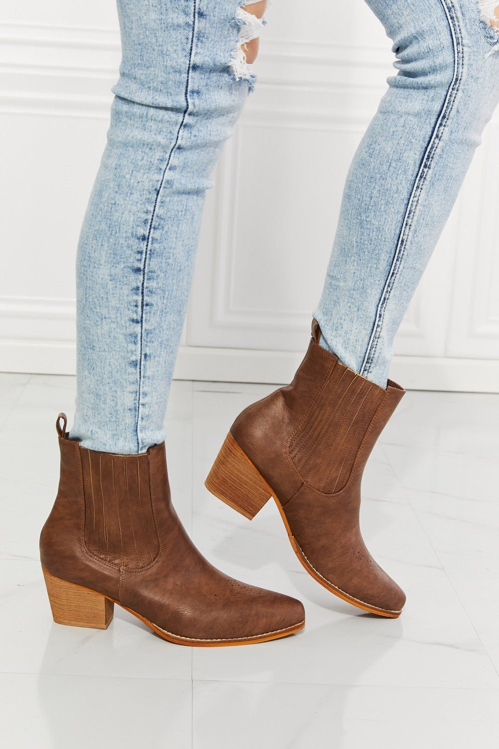 MMShoes Love the Journey Stacked Heel Chelsea Boot in Chestnut - Kinsley & Harlow